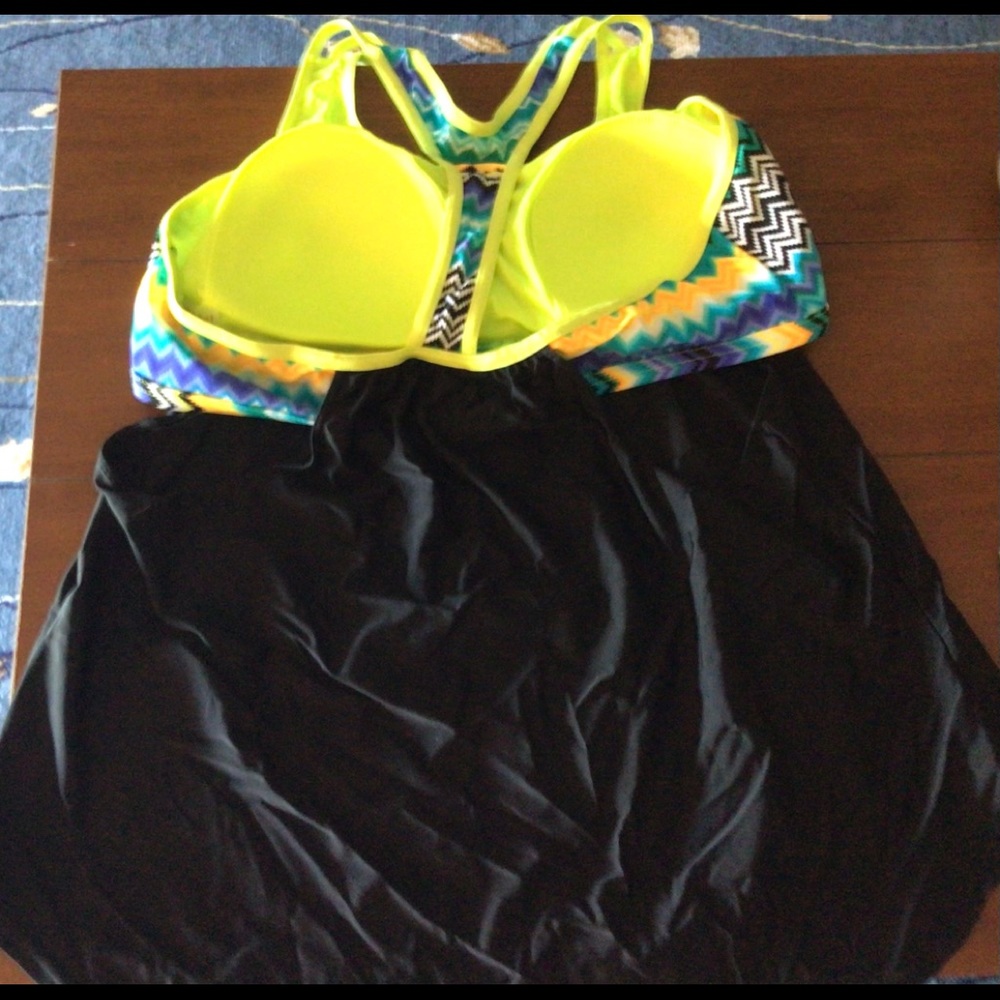 Two Piece Women’s Swimsuit. Racerback Top with Swim Shorts. XXL